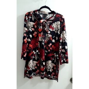 💥5 for 25 clairborne blouse.